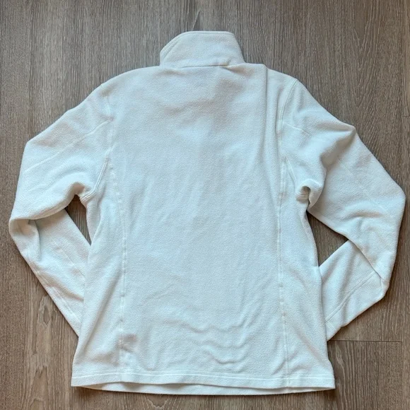 Patagonia Women's White Fleece Quarter Zip - Picture 4 of 4